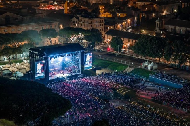 Capodanno al Circo Massimo: Musica, Emozioni e Solidarietà